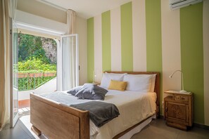 1 bedroom, iron/ironing board, travel cot, free WiFi - Apartment with Private Garden in Taormina (Taormina)