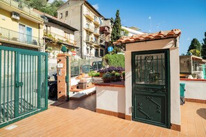 Exterior detail - Apartment with Private Garden in Taormina (Taormina)