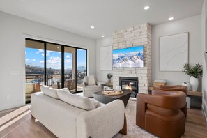 Smart TV, fireplace, video games, offices - Deer Valley Modern 5br5ba Sleeps 16, HotTub-Views (Heber City)