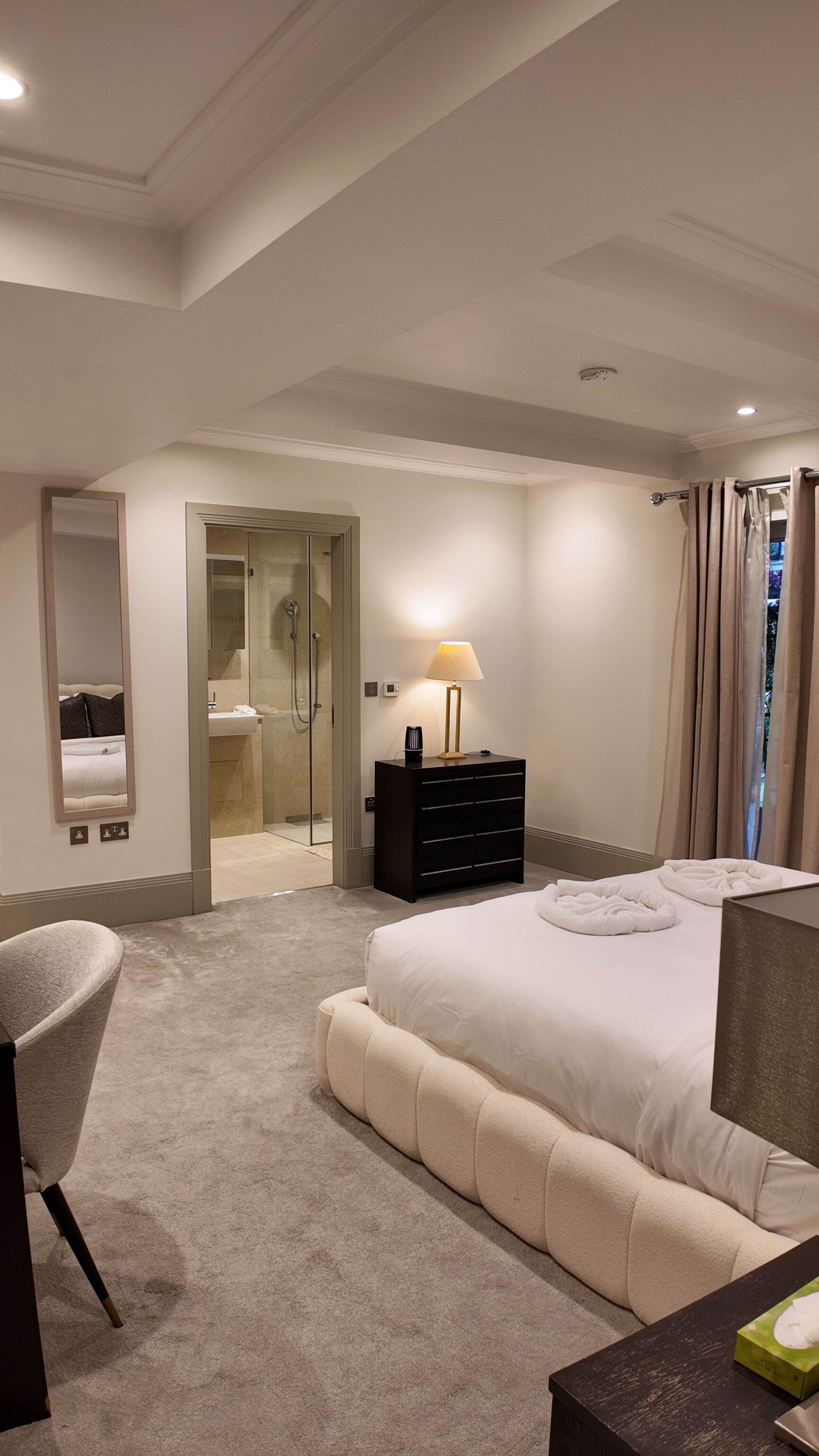 2 slaapkamers, een strijkplank/strijkijzer, wifi, beddengoed