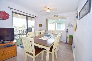 Dining - Bridgepoint II 201A - Ocean City, MD (Ocean City)
