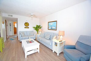 TV, DVD player - Bridgepoint II 201A - Ocean City, MD (Ocean City)