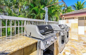 Terrace/patio - Maui Banyan #Q-109A Studio Garden View, A/C, Great Location Near Kam Beach II (Kihei)