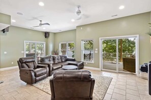 TV, fireplace, offices - Eagle Ridge Retreat - Dock, Hot Tub & Game Room (Sunrise Beach)