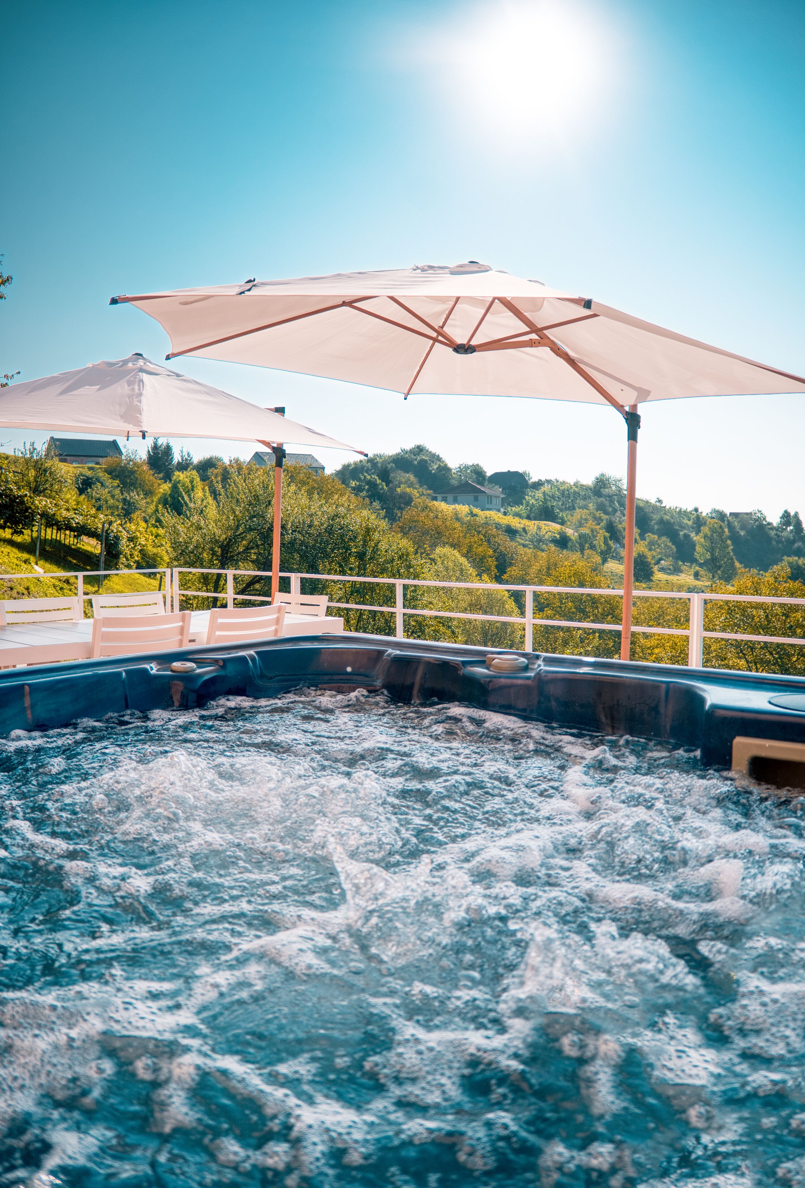 Tina de hidromasaje al aire libre