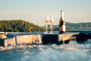 Unclassified image, 3 of 19, button