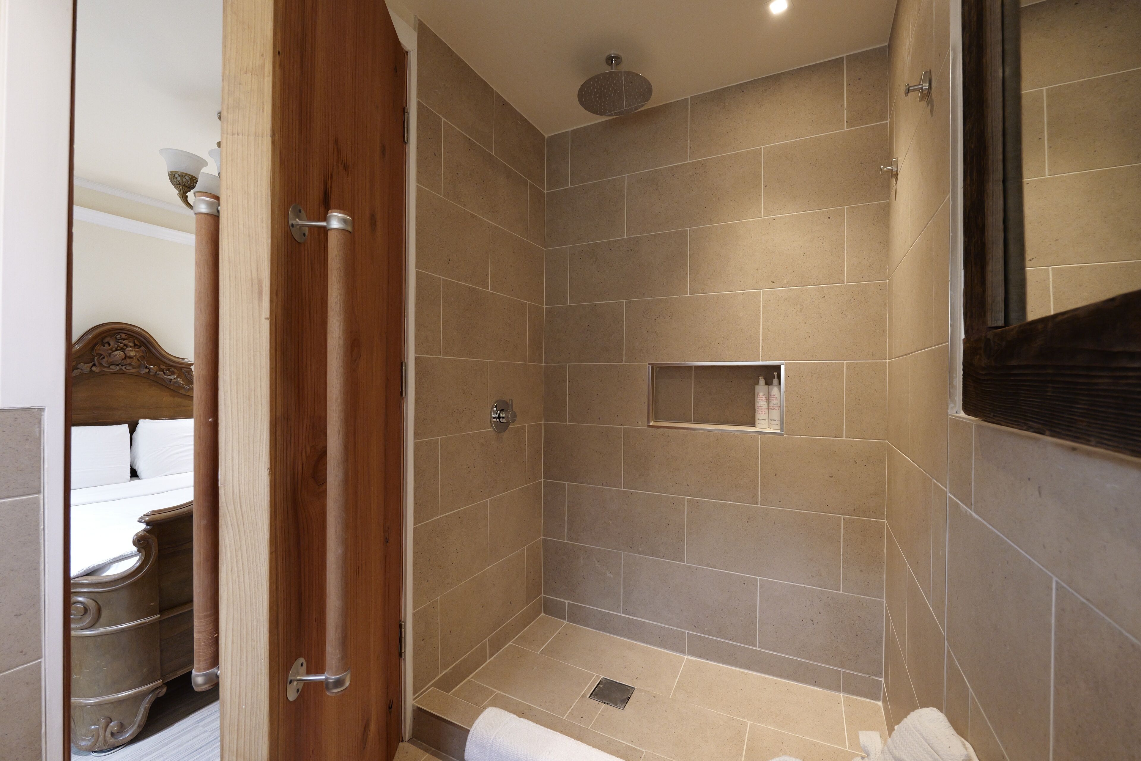 House, 4 Bedrooms | Bathroom | Towels, shampoo