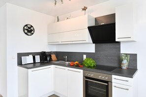 Kühlschrank, Ofen, Herdplatte, Geschirrspüler