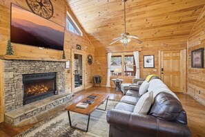 Living area - Smoky Grace 1 Bedroom Home (Sevierville)