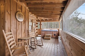 Interior - Smoky Grace 1 Bedroom Home (Sevierville)