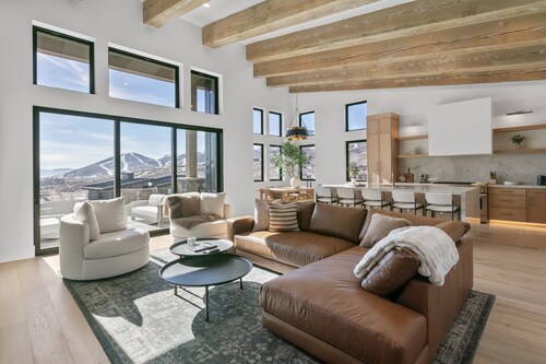 Luxury Deer Valley East Village Retreat Hot Tub 4 Bedroom Home