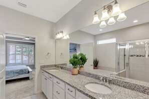 Shower, hair dryer, towels - RESORT STYLE LIVING. PREMIER GATED COMMUNITY. WALKING + BIKING PATHS. (Bradenton)