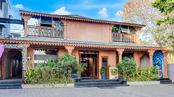 House | Bahagian luar