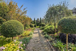 Property grounds - Stunning English country house in rural Kent (Eastry)