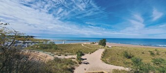 Luxury retreat w/heated pool minutes to Downtown New Buffalo