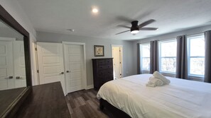 5 bedrooms, iron/ironing board, free WiFi, bed sheets