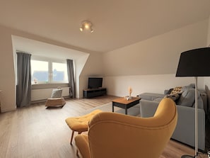 Fernseher, Bücher, Computerbildschirme