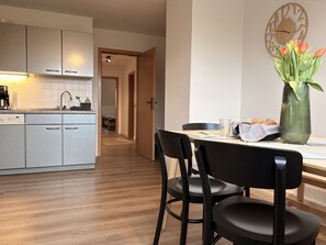 Dining - Spacious 90sqm apartment for 6 people near the North Sea (Bredstedt)