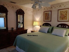 Unclassified image, 3 of 9, button - GULF BEACHES to walk along or swim in.  RELAXING & FUN (New Port Richey)