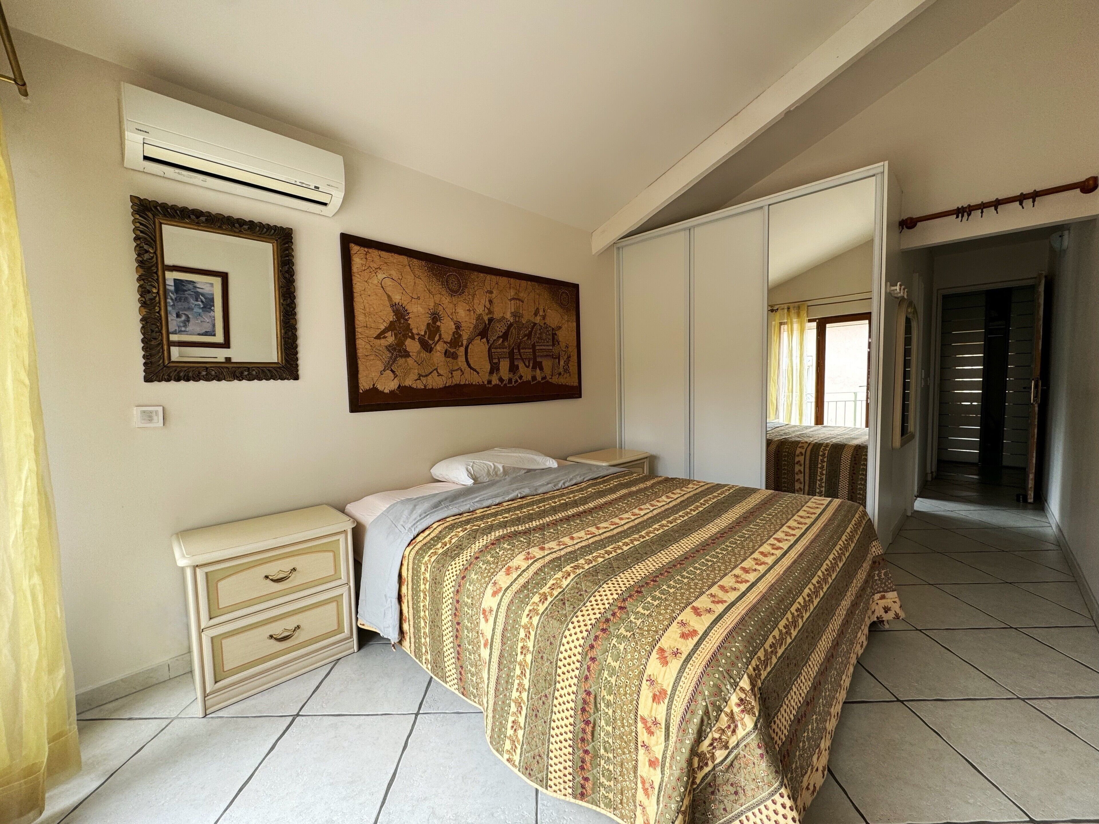 3 chambres, fer et planche à repasser, Wi-Fi gratuit, draps fournis