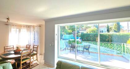 Villa 110 mÂČ, large enclosed garden, secure parking, 150 m from the sea,