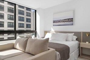 1 bedroom, iron/ironing board, WiFi, bed sheets - Studio Steps to FIFA Fan Fest · Bayfront Park (Miami)