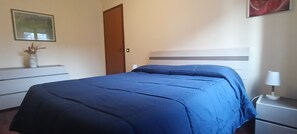 2 Schlafzimmer, Bügeleisen/Bügelbrett, kostenloses WLAN, Bettwäsche