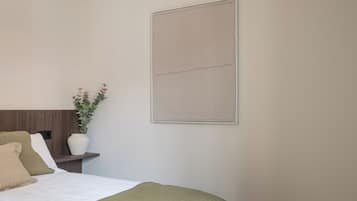 Three-Bedroom Apartment with sofa bed | Individually decorated, individually furnished, desk, laptop workspace