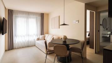 Apartment, 3 Schlafzimmer | Wohnbereich