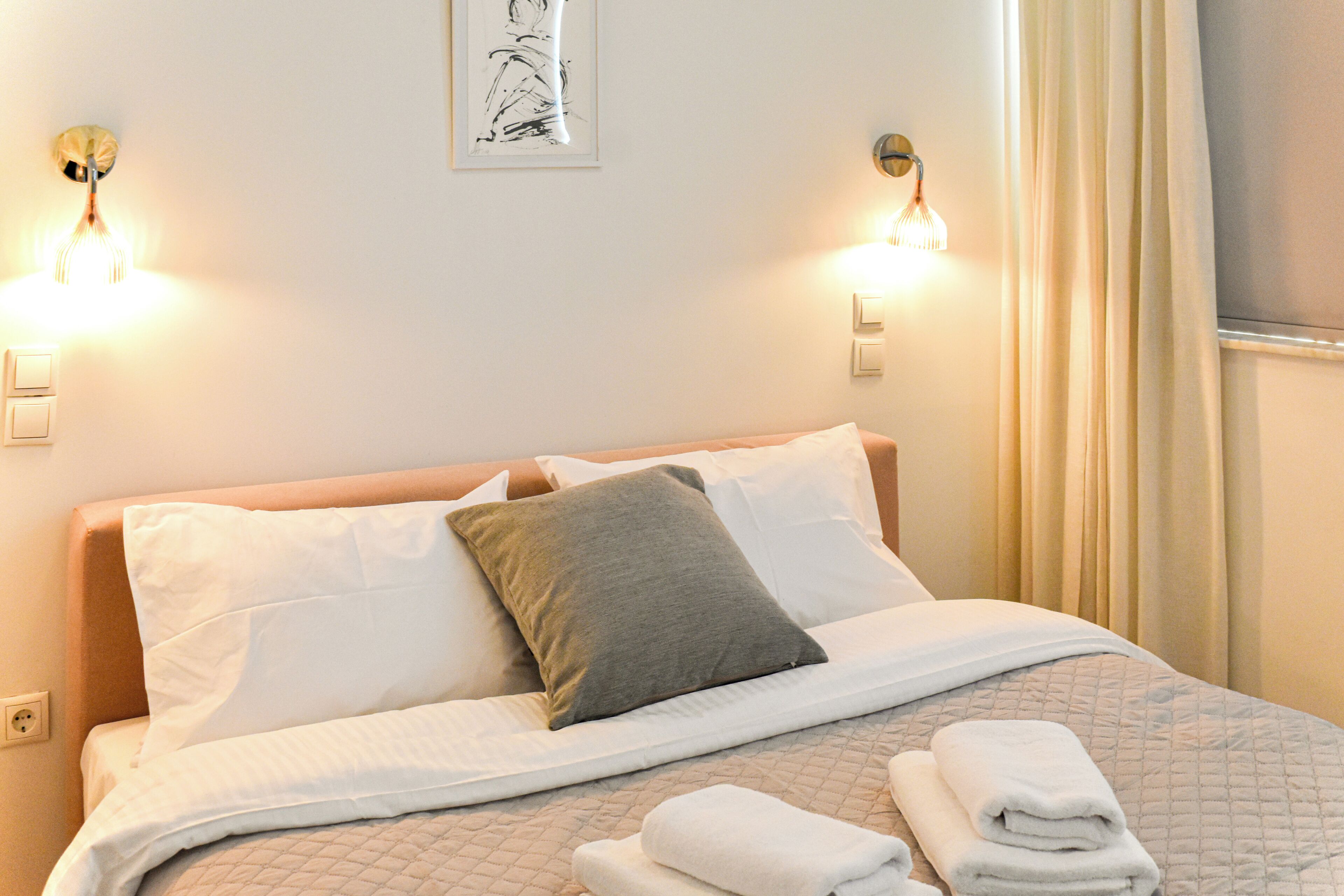 1 dormitorio, tabla de planchar con plancha, wifi y ropa de cama