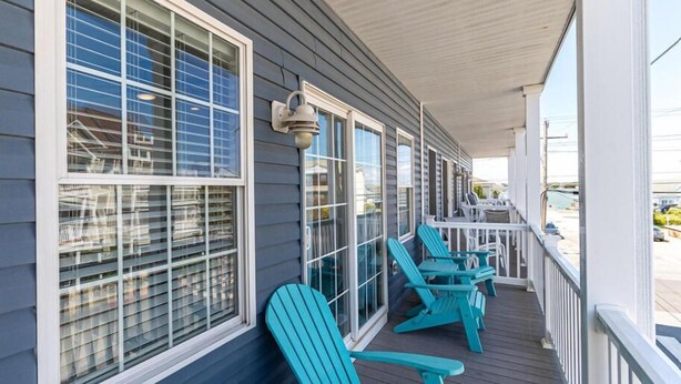 Unclassified image, 1 of 31, button - 4 Bedroom Townhouse, sleeping 10, Walk to the Beach, FREE Linens & Towels (Ocean City)
