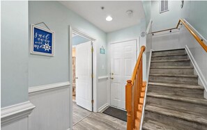 Interior - 4 Bedroom Townhouse, sleeping 12, Walk to the Beach, FREE Linens & Towels (Ocean City)
