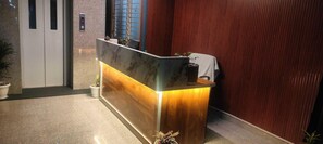 ハウス | フロント