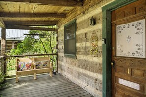 Terrace/patio - Halo's Garden | Perfect Couples Retreat (Fredericksburg)
