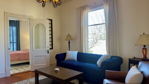 TV - Halo's Garden | Perfect Couples Retreat (Fredericksburg)