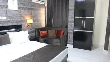 Deluxe Room, Balcony, City View