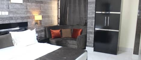 Deluxe Room, Balcony, City View