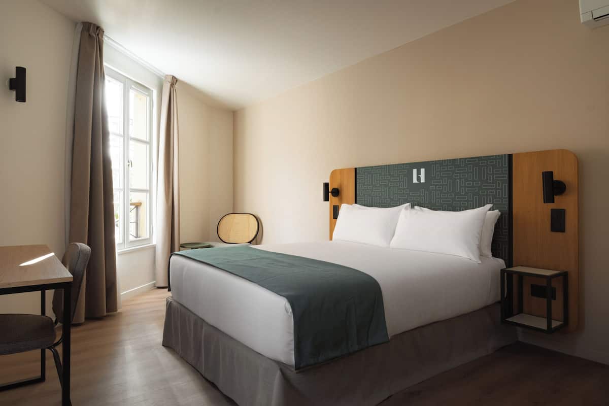 One-Bedroom Suite with Sofa Bed