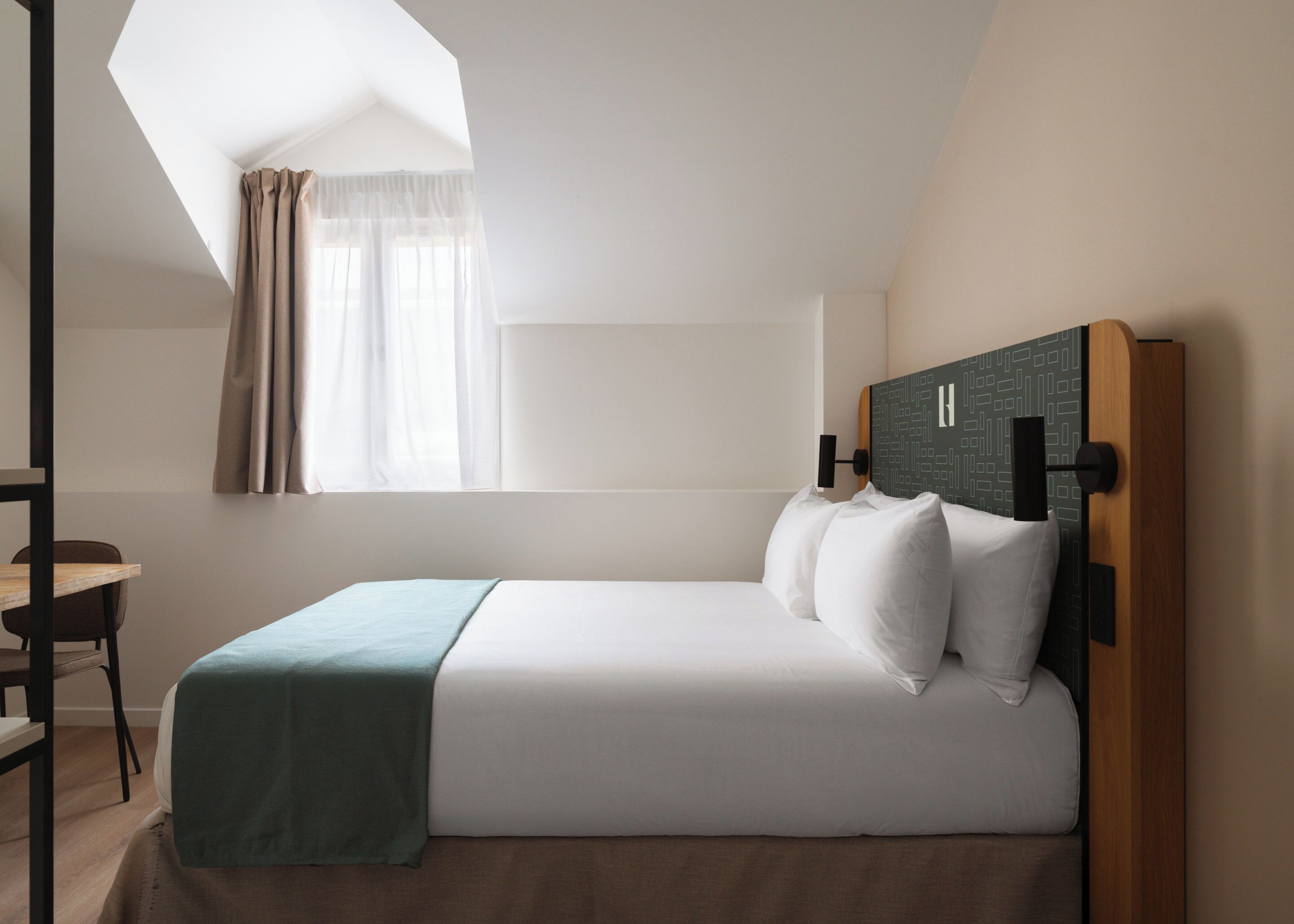 Decoración personalizada, muebles diferentes y escritorio 