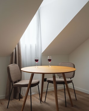 Decoración personalizada, muebles diferentes y escritorio