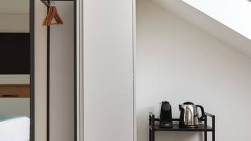 Habitación Confort doble | Decoración individual, mobiliario individual, escritorio