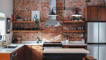 Micro-ondes, four, plaque de cuisson, lave-vaisselle