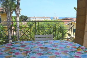 Outdoor dining - Holiday Properties Sicilian Breeze 1 (Lido di Noto)