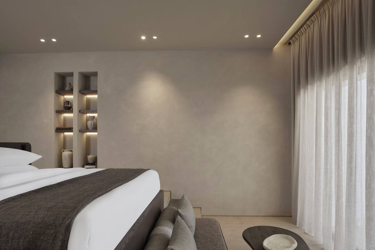 Safe på rommet, skrivebord, skrivebord for bærbar PC og lydisolert