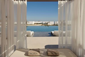 Outdoor pool, open 9:00 AM to 7:00 PM, sun loungers - Oroséa, Paros, Autograph Collection - Adults Only (Paros)