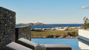 Elite Living Suite Private Pool Sea View | ๊ฐ์ค์์ ๋ณด์ด๋ ์ ๋ง