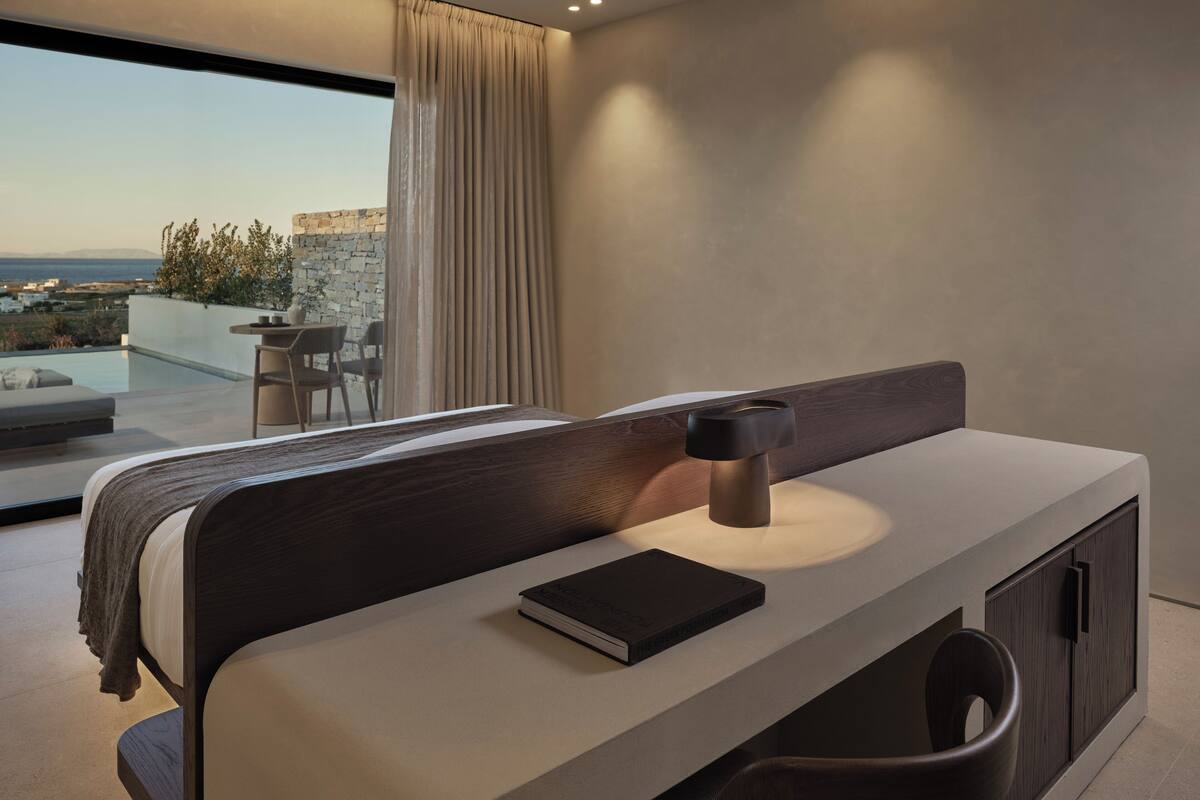 Safe på rommet, skrivebord, skrivebord for bærbar PC og lydisolert