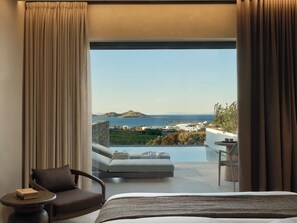 Origin Suite Private Pool Sea View | Peralatan tempat tidur premium, peti besi dalam bilik, meja 