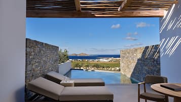 Elite Living Suite Private Pool Sea View | Premium bedding, in-room safe, desk, laptop workspace