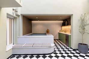 Spa - Historic Athens Home with Private Heated Plunge Pool · Metaxourgeio (Athina)